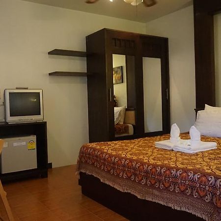 The Pub Guesthouse Чиангмай Екстериор снимка