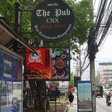 The Pub Guesthouse Чиангмай Екстериор снимка