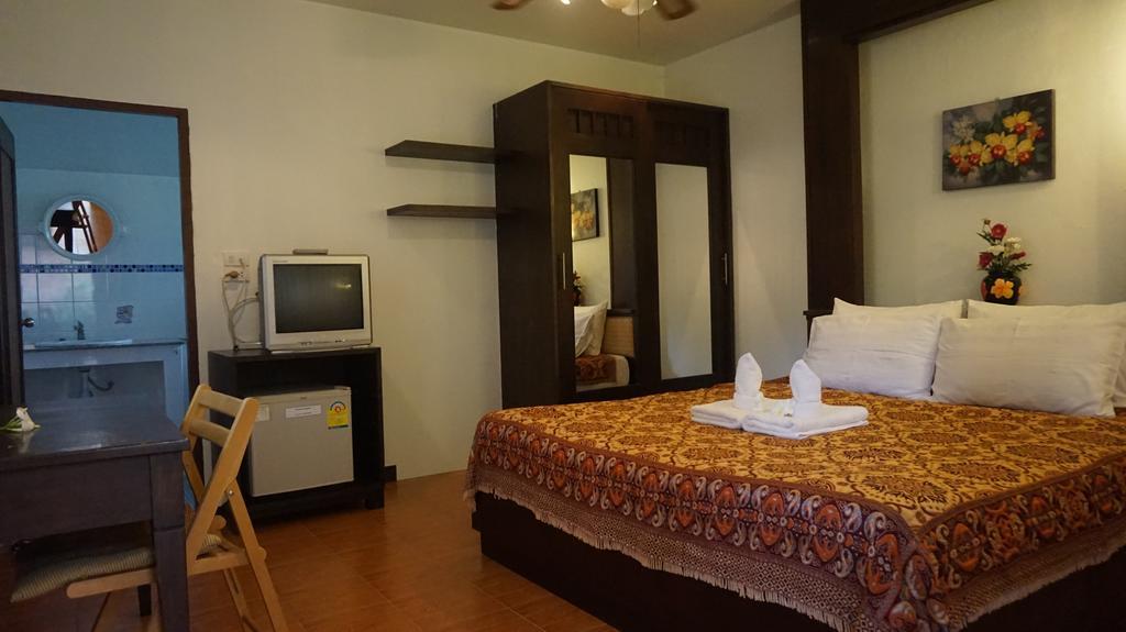 The Pub Guesthouse Чиангмай Екстериор снимка